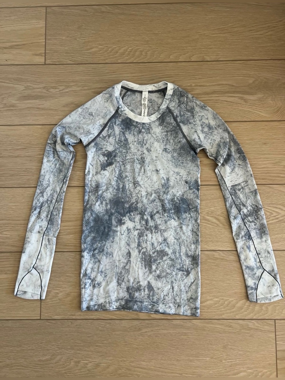 Lululemon swiftly tech long sleeved shirt 2.0 size 2